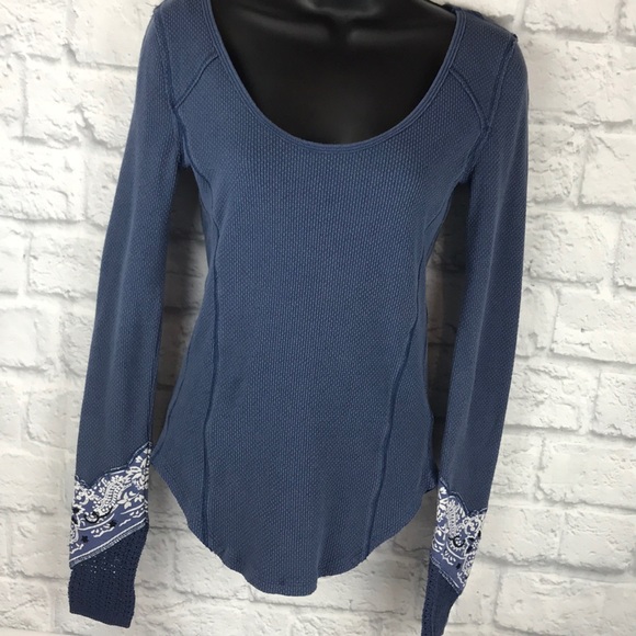 Free People Blue Thermal Crochet Sleeve - Picture 2 of 7